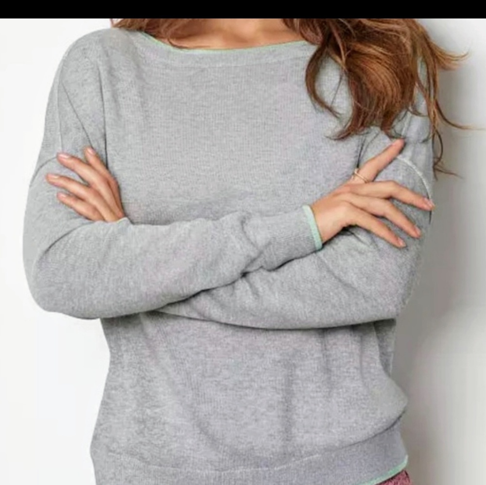 Vs sweater